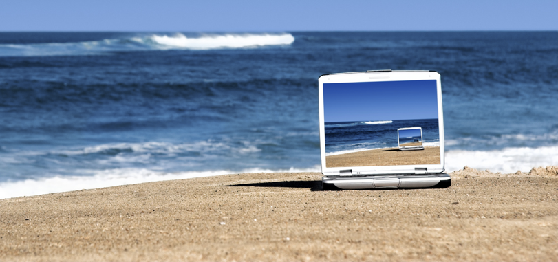 ordinateur sur la plage